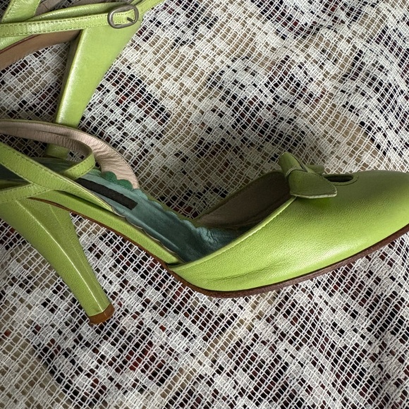 Marc Jacobs Y2K Lime Green Bow Accent Heels, Size 7.5 - Picture 8 of 15